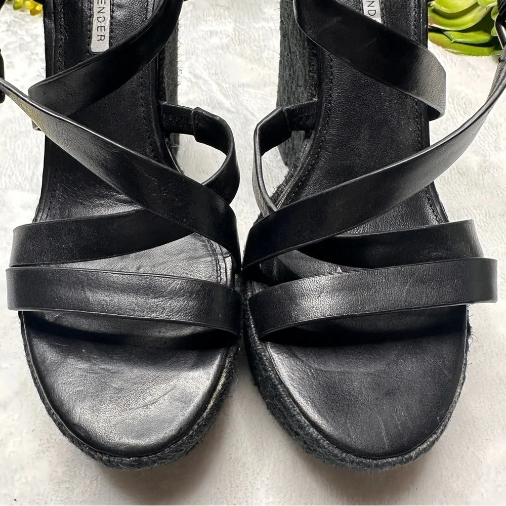 Vera Wang Lavender Leather Jute Criss Cross Espadrille Style Wedges in Black 8.5